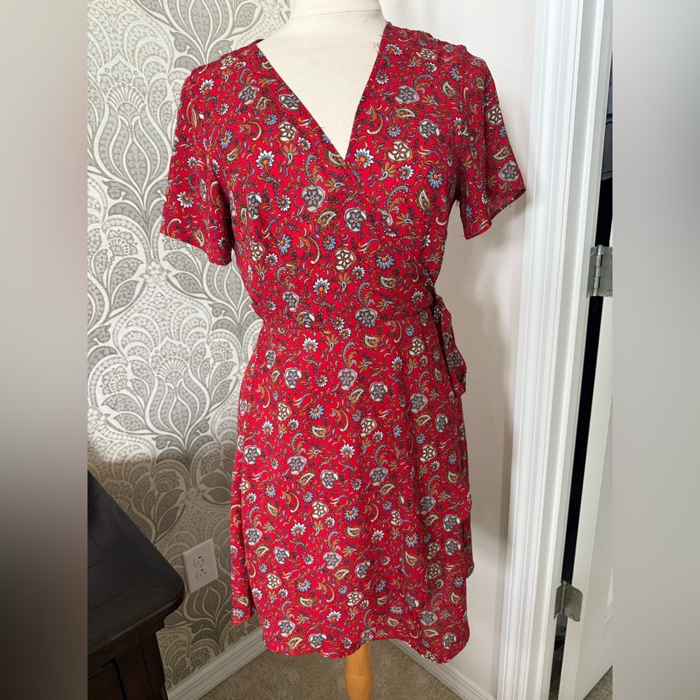 Chic Red Floral Midi Dress